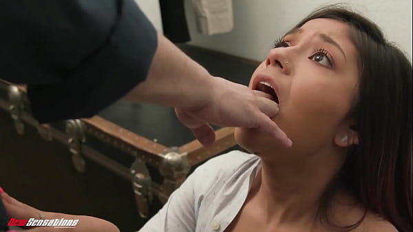 继女想要更多爸爸的大鸡巴